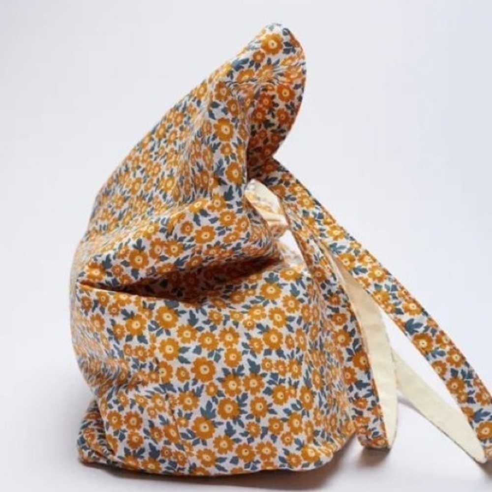 NWT. Zara Reversible Floral Cottage Tote Bag. - Picture 3 of 10